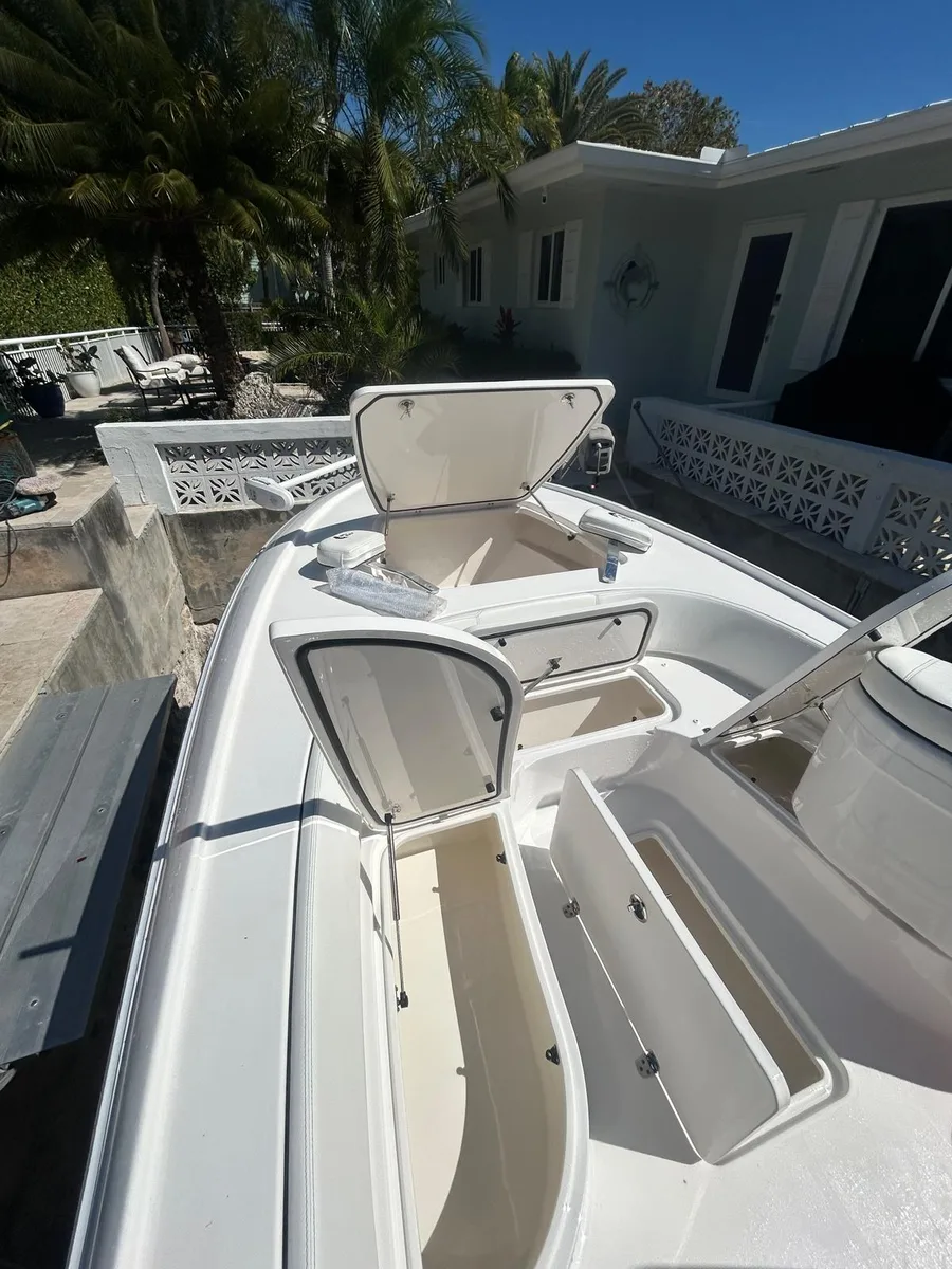 Contender 26 Bay hull restoration and gel coat buff shine, Panama City FL — stage 1