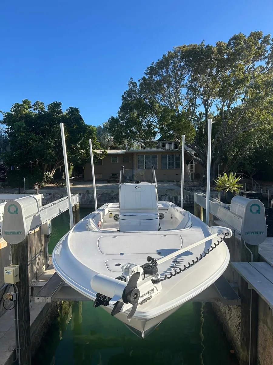 Contender 26 bay boat hull restoration and gelcoat buffing — Marine Detailing Panama City FL