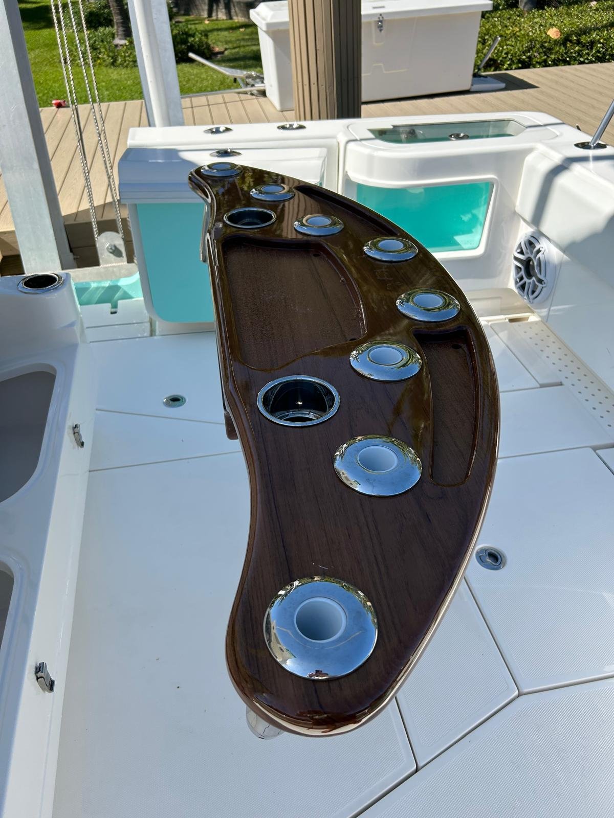 Yacht gel coat restoration to showroom finish, Panama City Beach